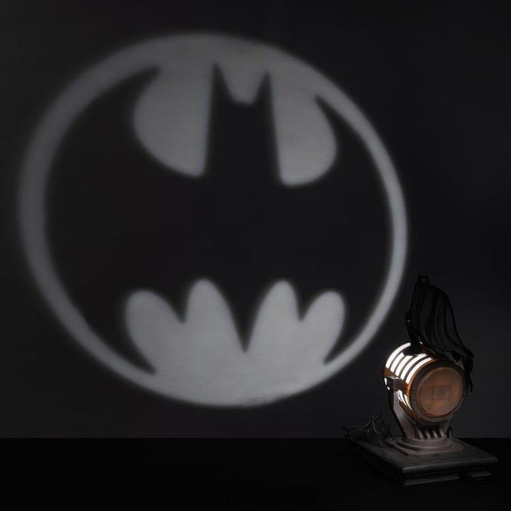 Actual product image Paladone Products Lampada Batman w/ Bat Signal (PLD)