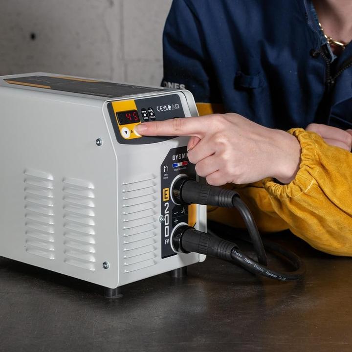 Actual product image GYS I E200 welding inverter 5 - 200 A