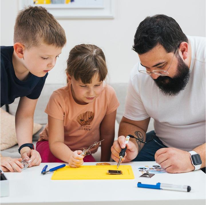 Image du produit CircuitMess CircuitPet - animal de compagnie virtuel - kit électronique