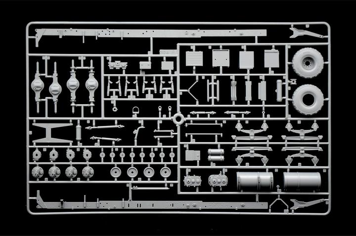 Produktbild Italeri M978 Fuel Servicing Truck