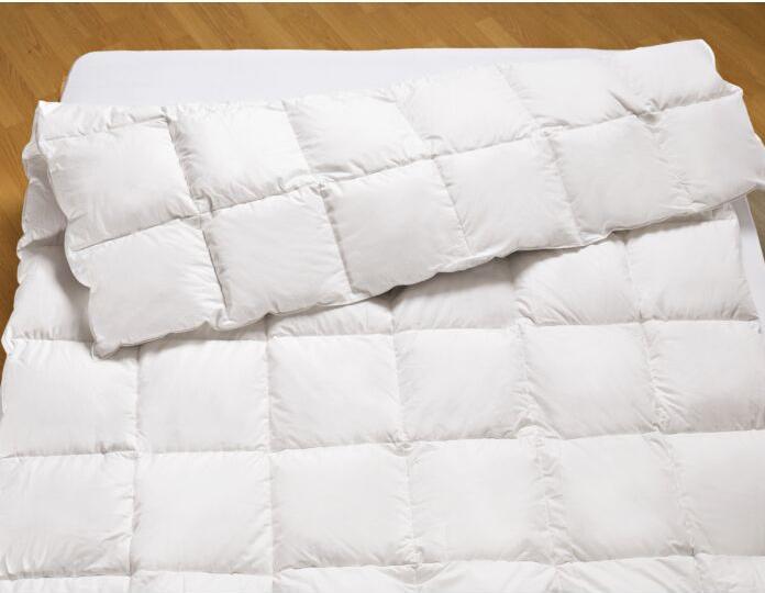 Albis Duvet qualité suisse, piqué en carreaux et lavable, beige