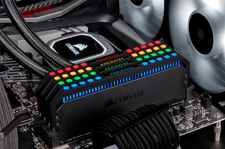 Image du produit Corsair Dominator Platinum RGB (2 x 16GB, 6400 MHz, RAM DDR5, DIMM)