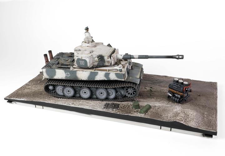 Actual product image Carson German Sd.Kfz.181 PzKpfw VI Tiger Ausf. E