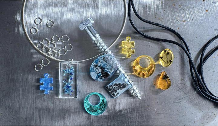 Actual product image Glorex Silicone mould 15.5 x 11.5 cm, 12 pieces, pendant