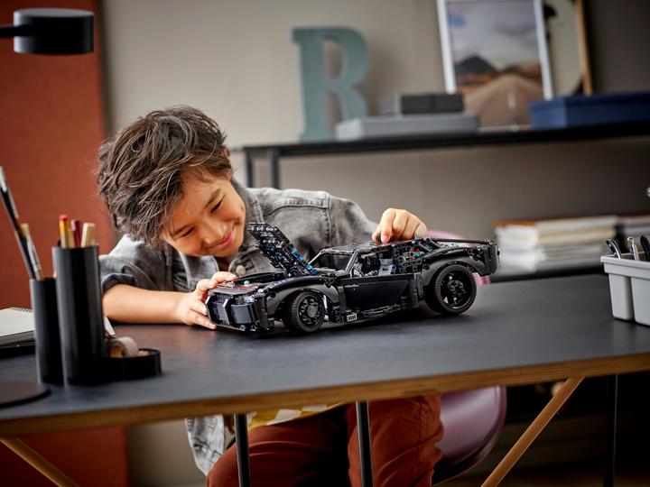 Produktbild LEGO Batmans Batmobil (42127, LEGO Technic)