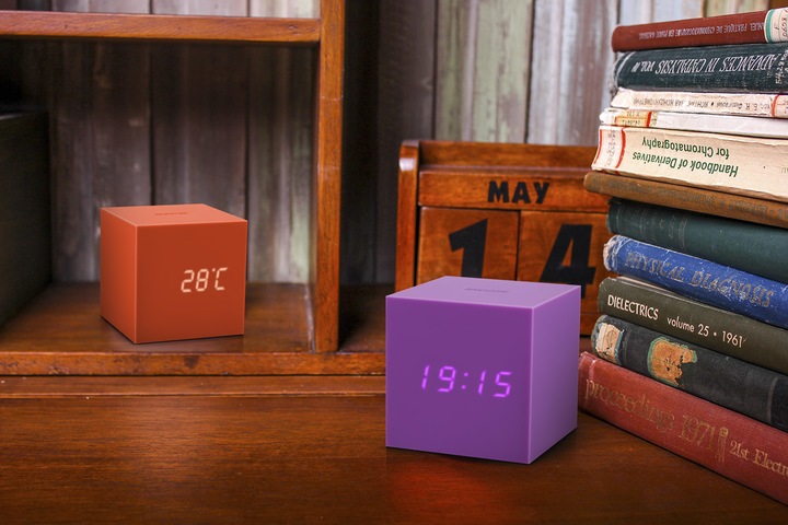 Actual product image Gingko Gravity Cube Click Clock