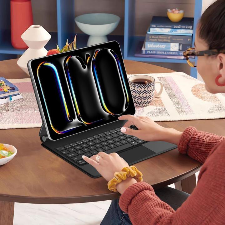 Actual product image Tech-Protect SMARTCASE MAGNETISCH + TASTATUR IPAD PRO 13” 7 / 8 2024-2025 SCHWARZ (Eng. Int.)