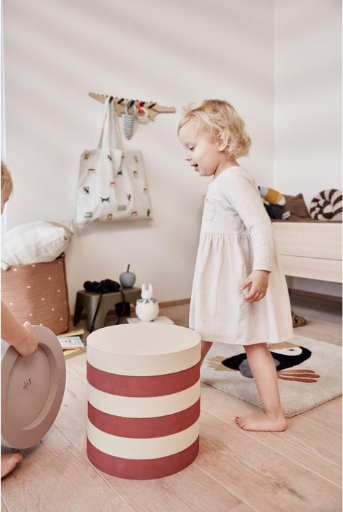 Produktbild OYOY Mini Schemel Rabbit Olivgrün