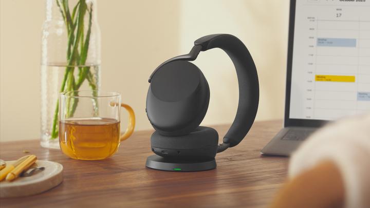 Produktbild Jabra Evolve3 85 UC + Ladestation (Kabellos, USB-C, Unify)