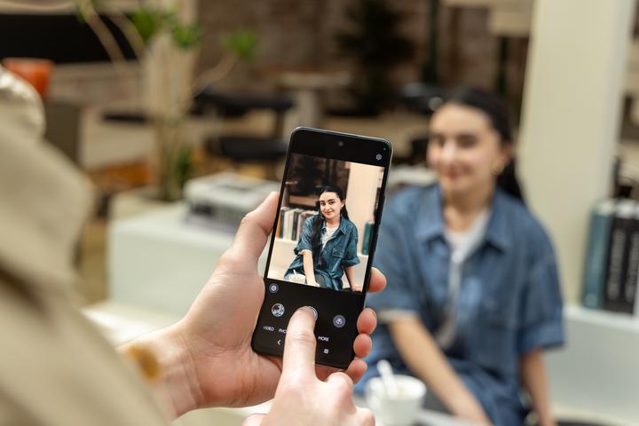 Produktbild TCL 50 Pro NxtPaper (512 GB, Moon Gray, 6.80", SIM + eSIM, 5G)