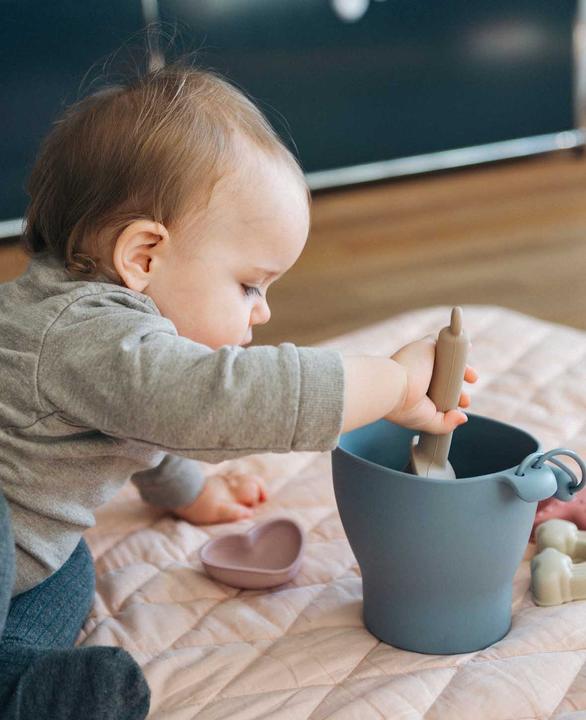 Image du produit Esmée Set de jouets de sable avec bouilloire, pelle et moules