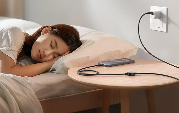 Image du produit Mcdodo 2 en 1 Set USB-C vers USB-C Câble de charge & chargeur sans fil pour Apple Watch (1.50 m, USB 3.2 Gen 1, 60 W)