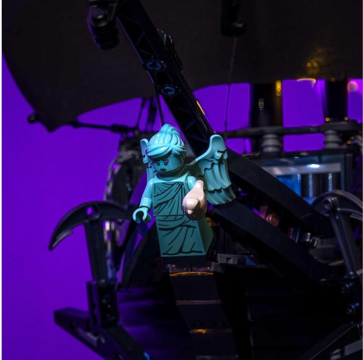 Immagine prodotto Light my bricks LMB 2.0 Kit di illuminazione a LED per LEGO® 10365 Nave pirata del Capitano Jack Sparrow