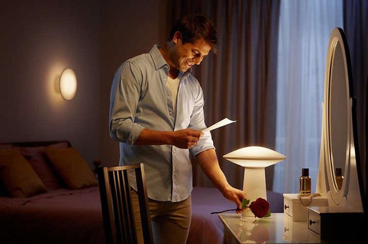 Produktbild Philips Hue Phoenix Basis (905 lm)