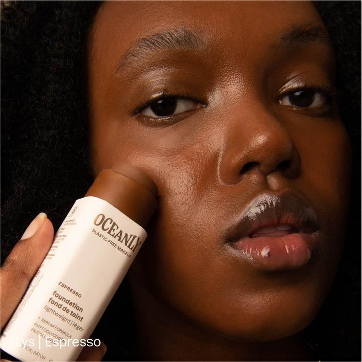 Produktbild Attitude Oceanly Light Coverage Foundation Stick Titanium Dioxide-Free EWG (Espresso)