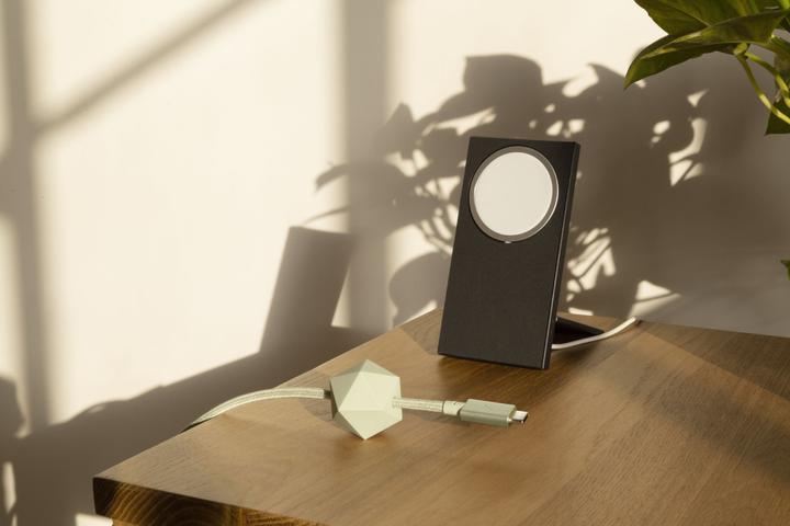 Actual product image Native Union Rise Dock