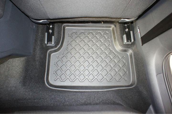 Produktbild Aristar Allwetter Fussmatten für VW Golf 8 Limousine ab 2020 bis heute (Hybrid mHEV) (1 Set à 3 Fussmatten)