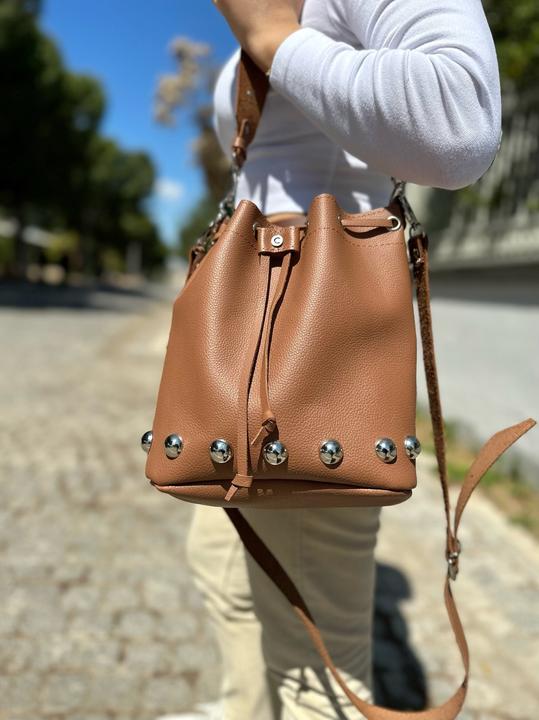 Image du produit Only-Bags.Store Bucket Bag en cuir noir, sac en cuir clouté, sac à bandoulière, sac crossbody, en cuir pleine fleur