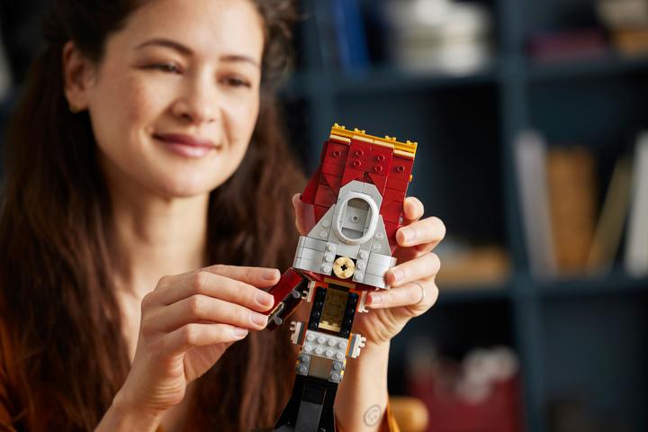 Actual product image LEGO 76223 Marvel Iron Man Glove (76223, LEGO Marvel)