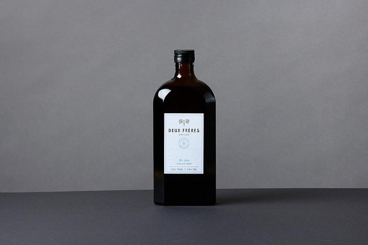Produktbild Deux Frères Dry Gin (1 x 50 cl)