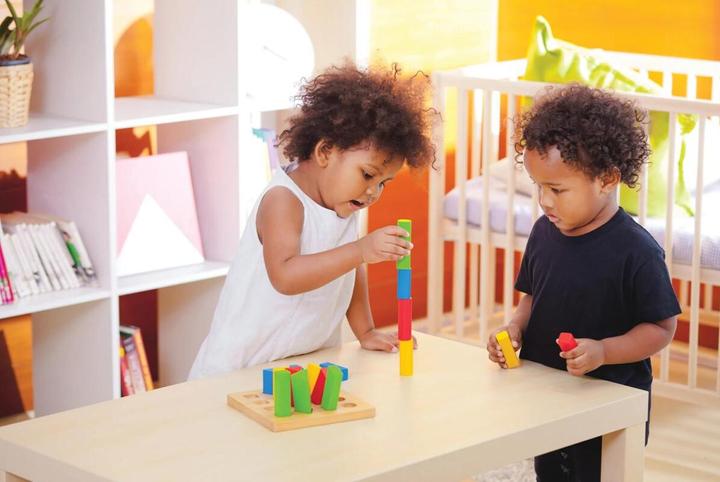 Produktbild Plantoys Lochbrett Geometrie