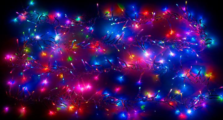 Produktbild Lunartec LED-Büschel-Lichterkette mit 300 RGB-LEDs & Timer-Funktion (3 m)