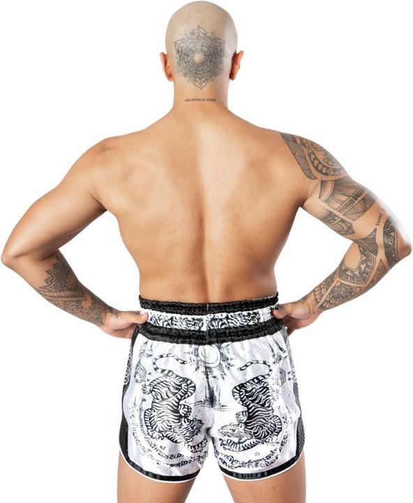 Image du produit 8Weapons 8 Weapons Muay Thai Shorts Carbon - Sak Yant Tigers (S)
