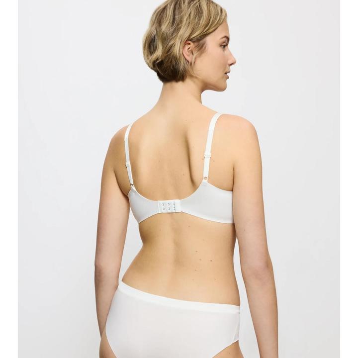 Actual product image Triumph Body Make-up Soft Touch WP EX (Single pack, 75 A)