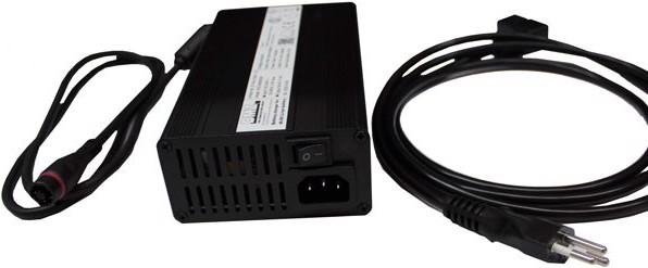 Produktbild BMZ 48V Ladegerät mit 3-poligem Stecker (E-Bike Ladegerät)