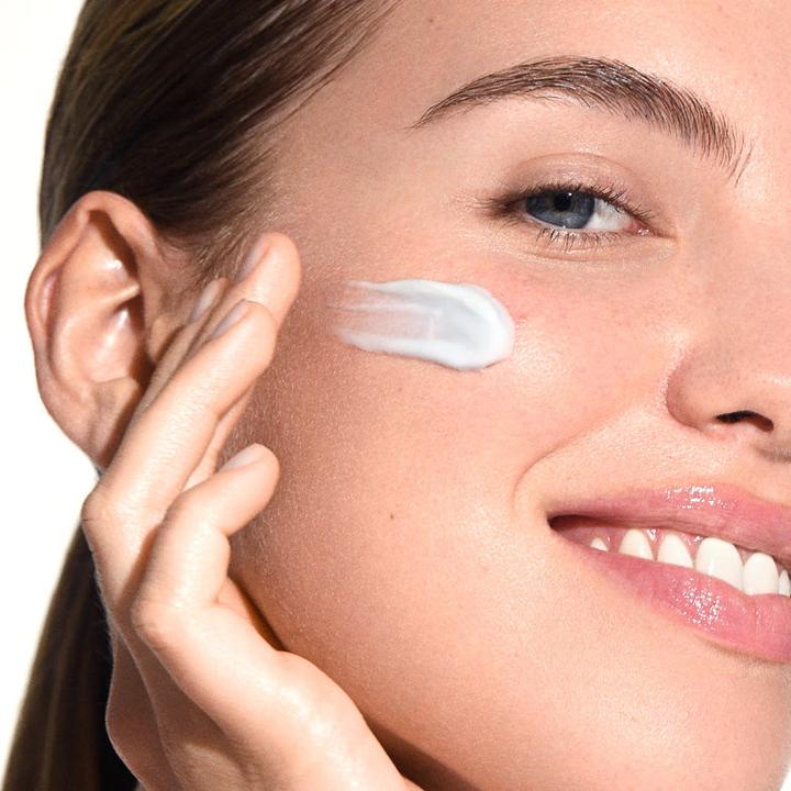 Actual product image Veralab Sensiblue Soothing And Anti-Redness Face Cream (45 ml, Day cream)