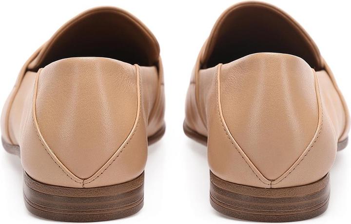Image du produit Inuovo Superbe mocassin léger en cuir de haute qualité. L'avant de l'escarpin est recouvert de (37)