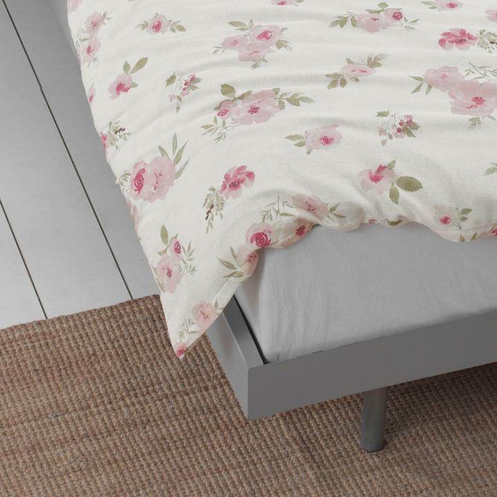 Actual product image Traumschlaf Rose (Bedding set, 155x220 cm + 80x80 cm)