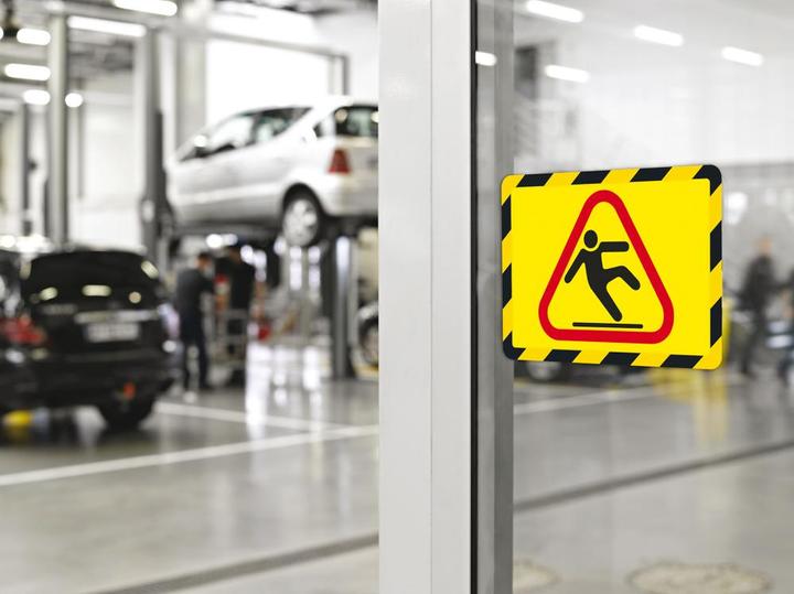Produktbild Tarifold BIELLA Rahmen-Sichttafel Safety A4 gelb/schwarz selbstklebend