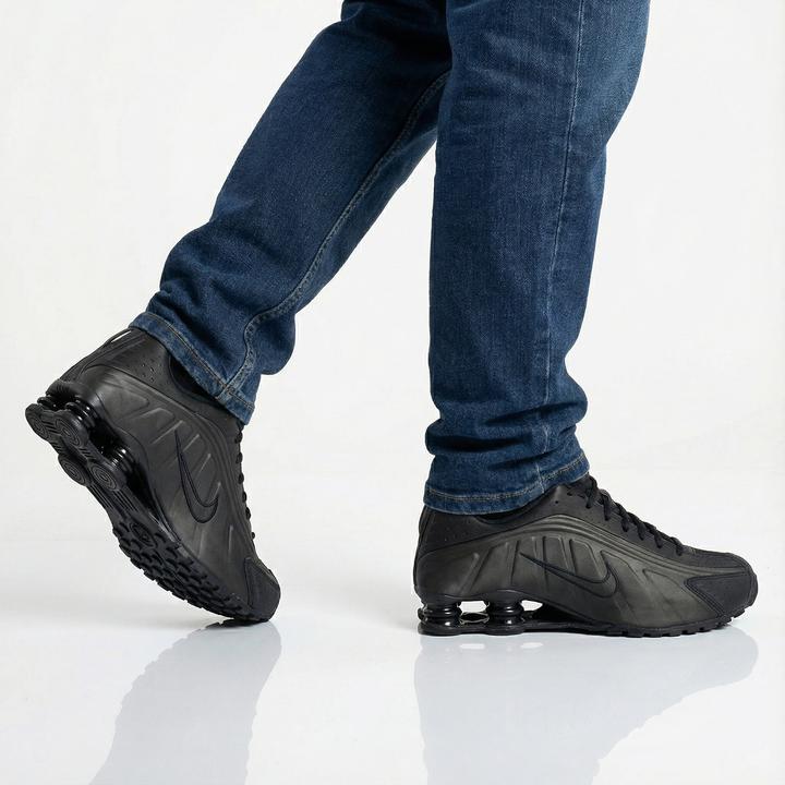 Actual product image Nike Shox R4 (42)