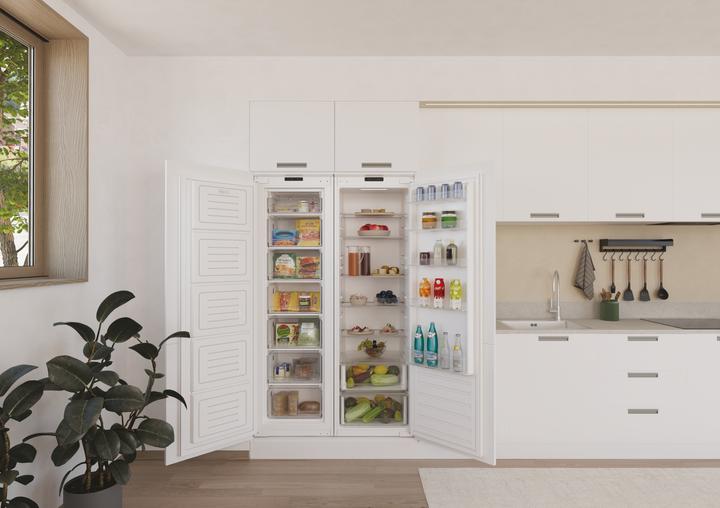 Actual product image Candy CUS518EW Upright Chest Freezer Capacity (Installation, 204 l)