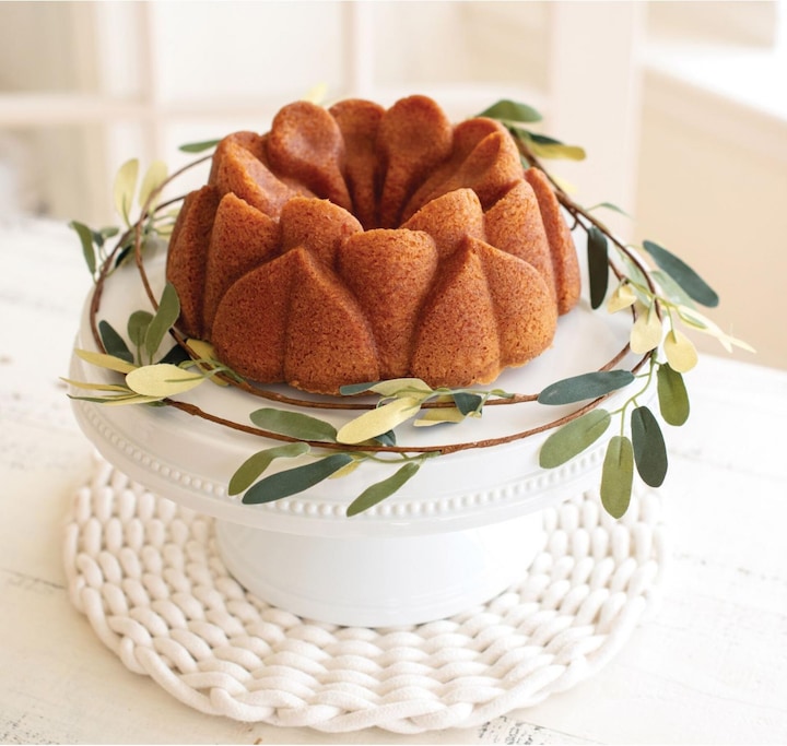 Produktbild Nordic Ware - Backform Magnolia Bundt (25.10 cm)