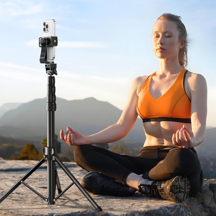 Actual product image Ugreen Selfie stick tripod with Bluetooth remote LP680 1.7m