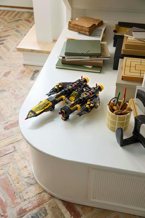 Actual product image LEGO Blacktron Renegade (10355, LEGO Icons, LEGO Rare Sets)