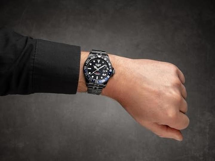 Actual product image Elysee GMT Pro Second Time Zone, Screw-Down Crown, Luminous Hands, Date Display (40 mm)
