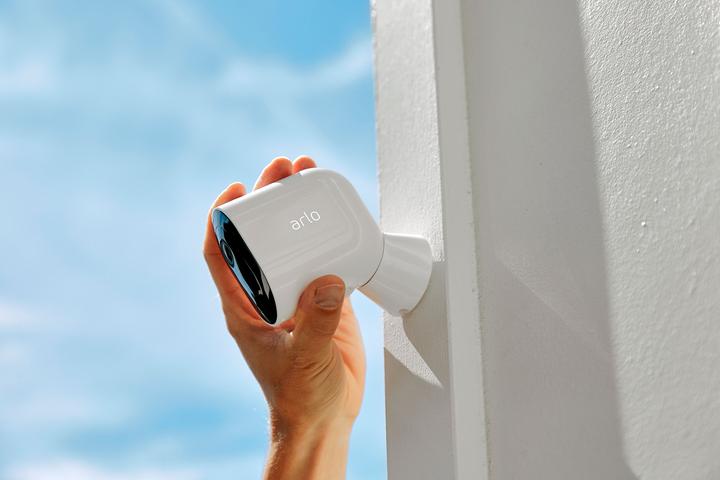 Produktbild Arlo Pro 4 Spotlight Kamera, 2er Set (2688 x 1520 Pixel)