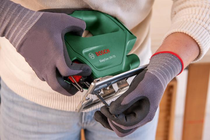 Produktbild Bosch Home & Garden EasySaw 18V-70