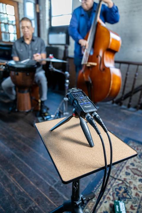 Actual product image Zoom H4e (Handheld)