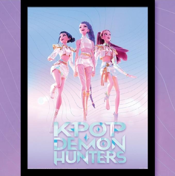 Actual product image Pyramid KPop Demon Hunters - Huntrix Trio (34 x 2 cm)