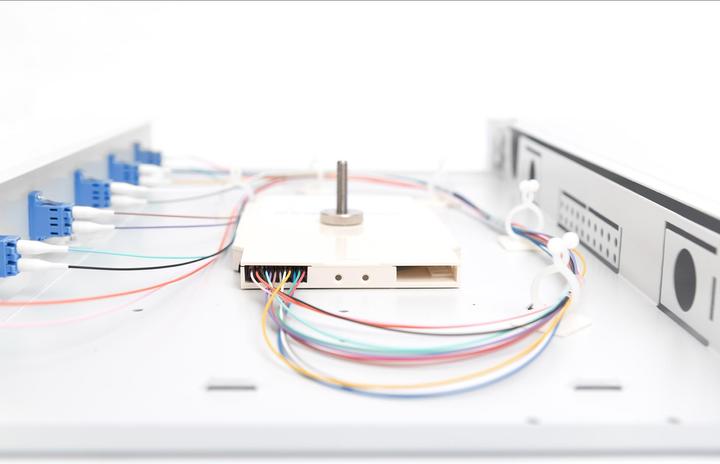 Produktbild Digitus LWL Spleissbox, bestückt, LC, OS2 (S/UTP, CAT7, 0.28 m)