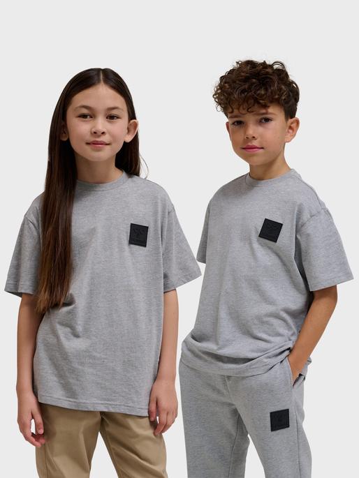 Actual product image hummel hmlCLEAN T-SHIRT S/S (146)