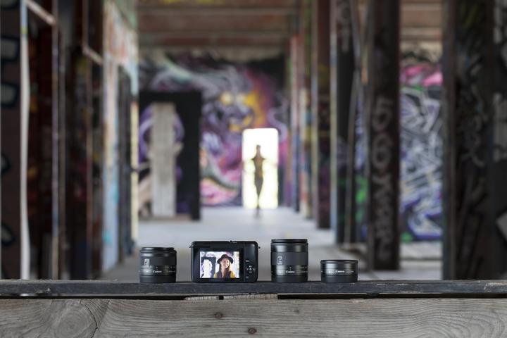 Image du produit Canon Eos M10 Is Stm (18 Mpx, APS-C / DX)