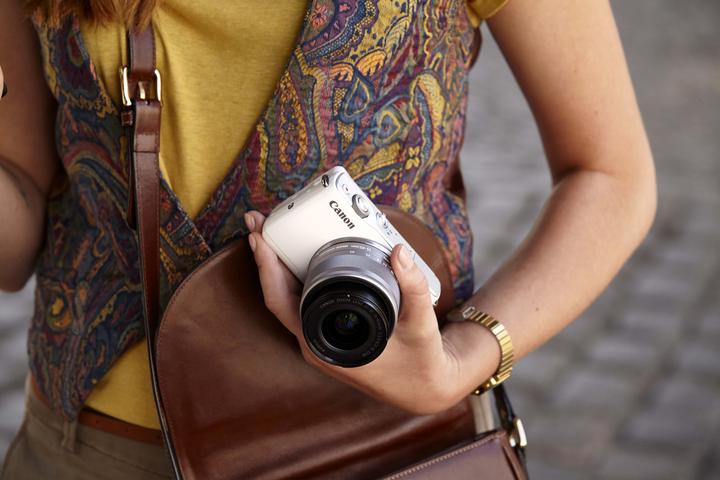 Image du produit Canon Eos M10 Is Stm (18 Mpx, APS-C / DX)