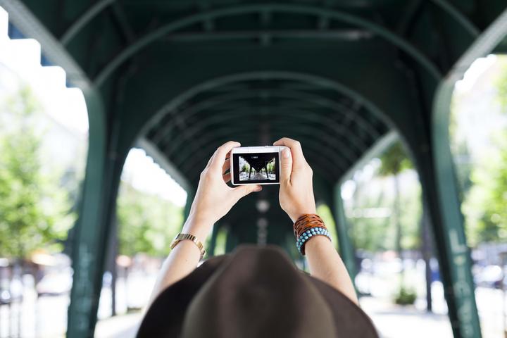 Image du produit Canon Eos M10 Is Stm (18 Mpx, APS-C / DX)