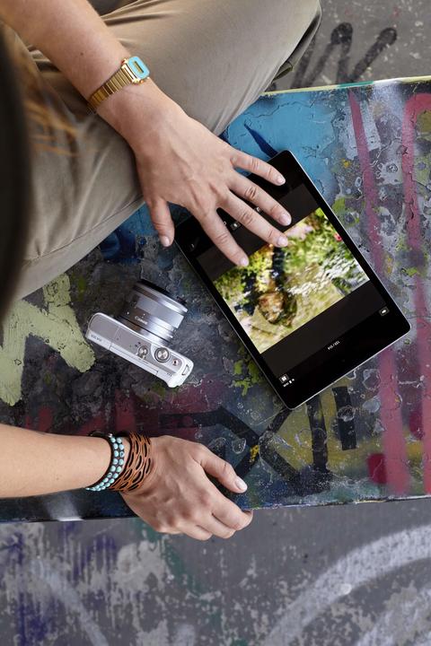 Image du produit Canon Eos M10 Is Stm (18 Mpx, APS-C / DX)