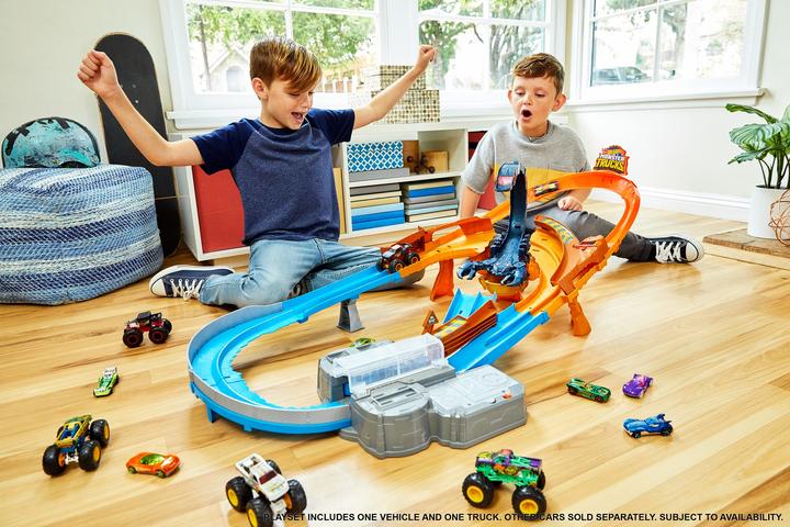 Produktbild Hot Wheels Monster Trucks Skorpion Beschleuniger Rennbahnset